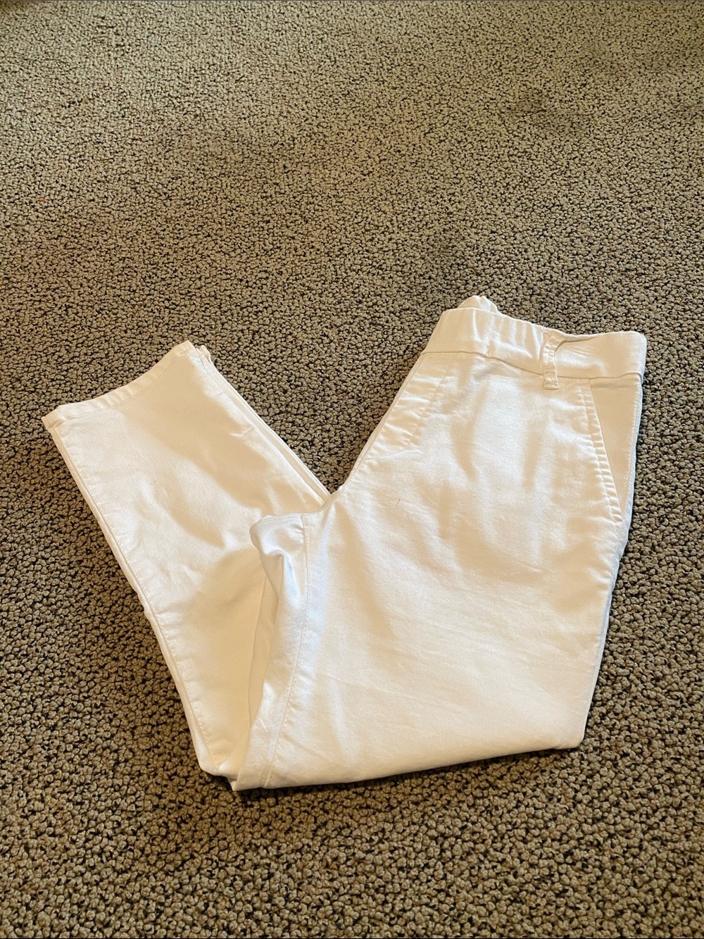 Women's White Cropped Jeans - Sleek Ankle-Length Style